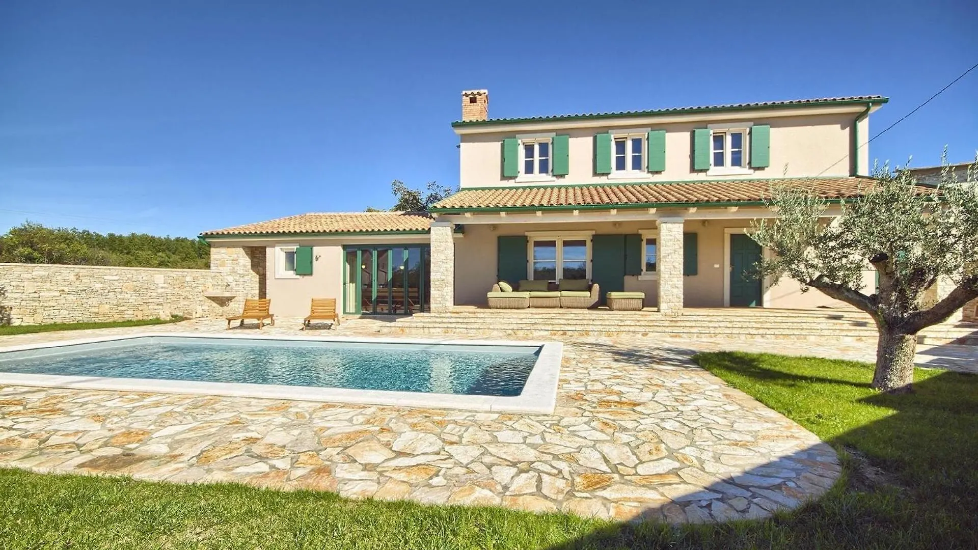 Ferienhaus Mit Privatpool Fuer 8 Personen Ca 170 Qm In Barban, Istrien Bucht Von Rasa