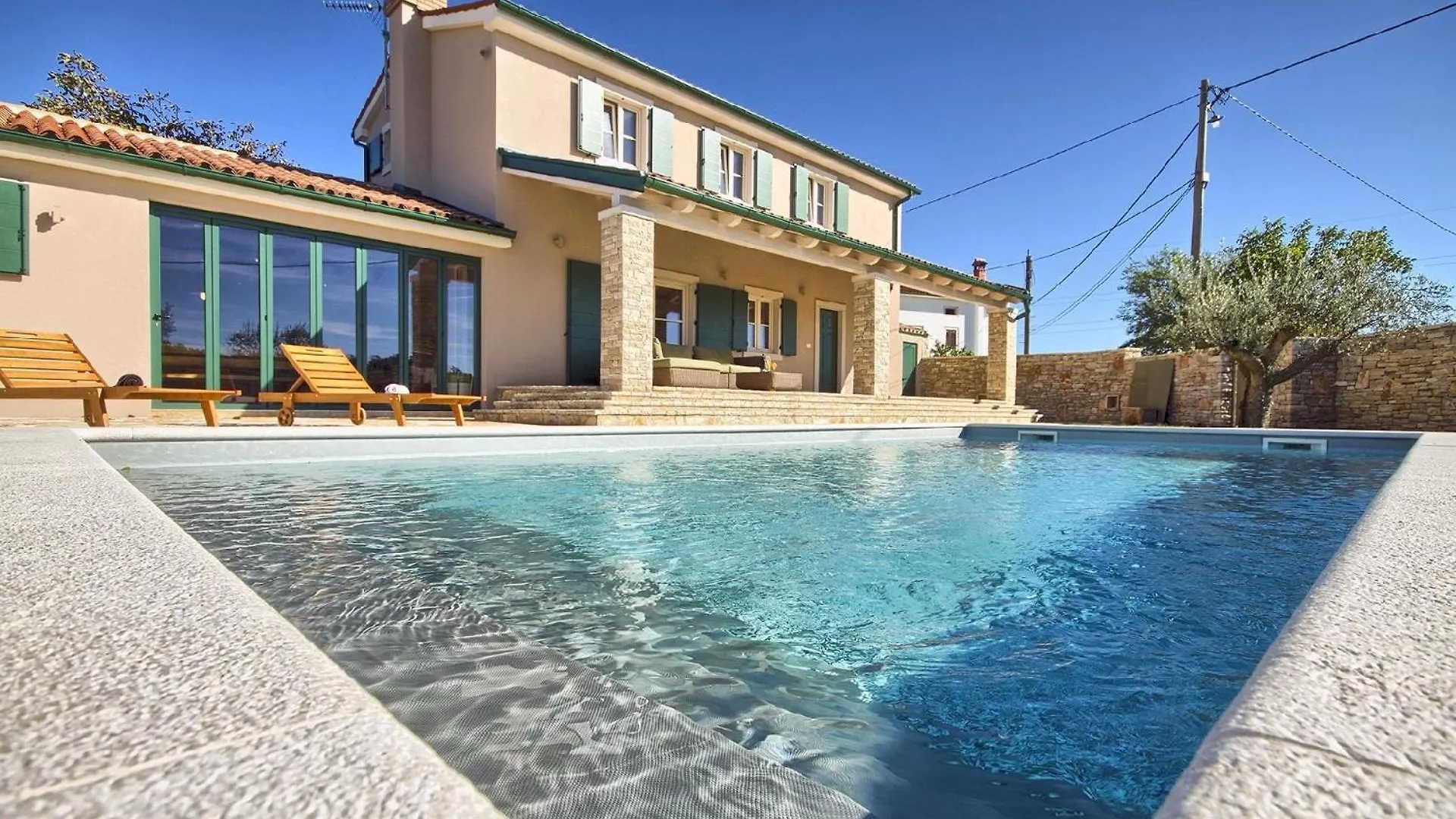 Ferienhaus Mit Privatpool Fuer 8 Personen Ca 170 Qm In Barban, Istrien Bucht Von Rasa